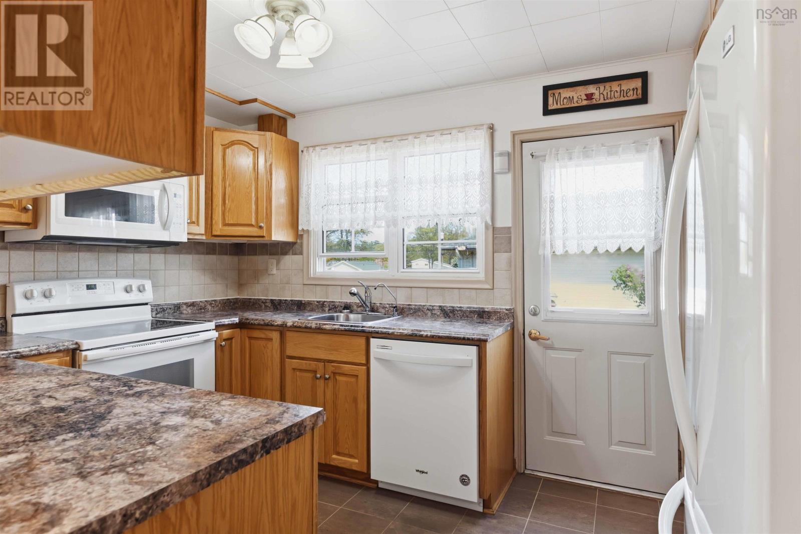 864 Carol Street - 11