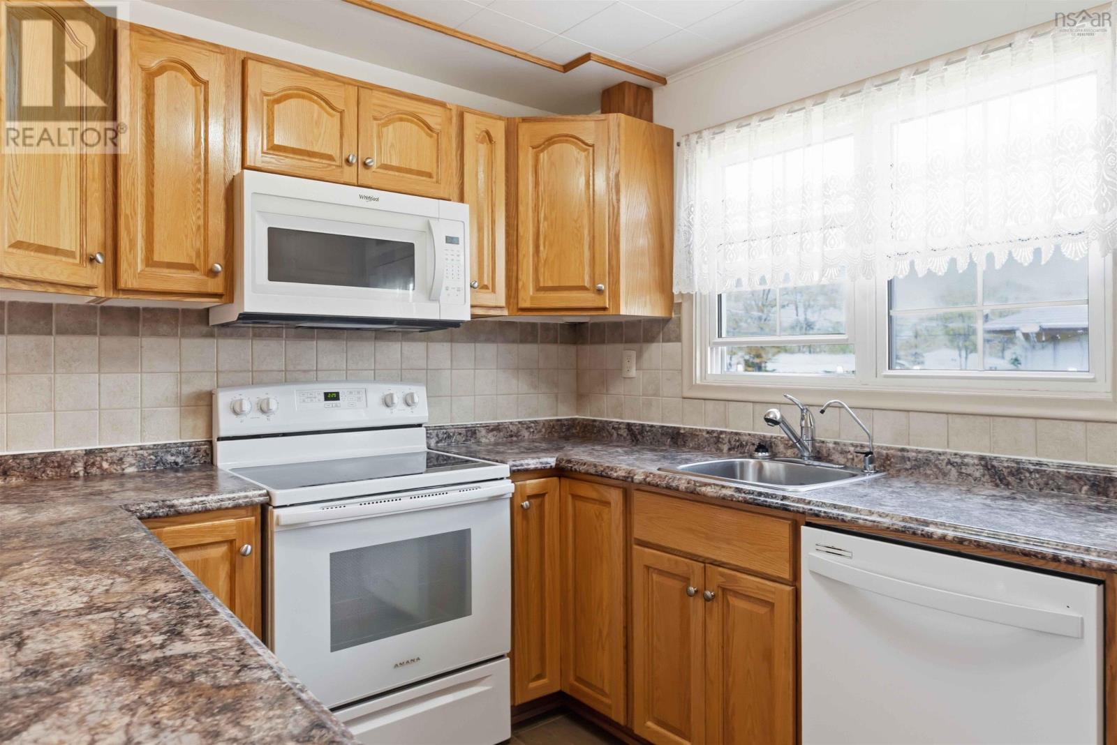 864 Carol Street - 9