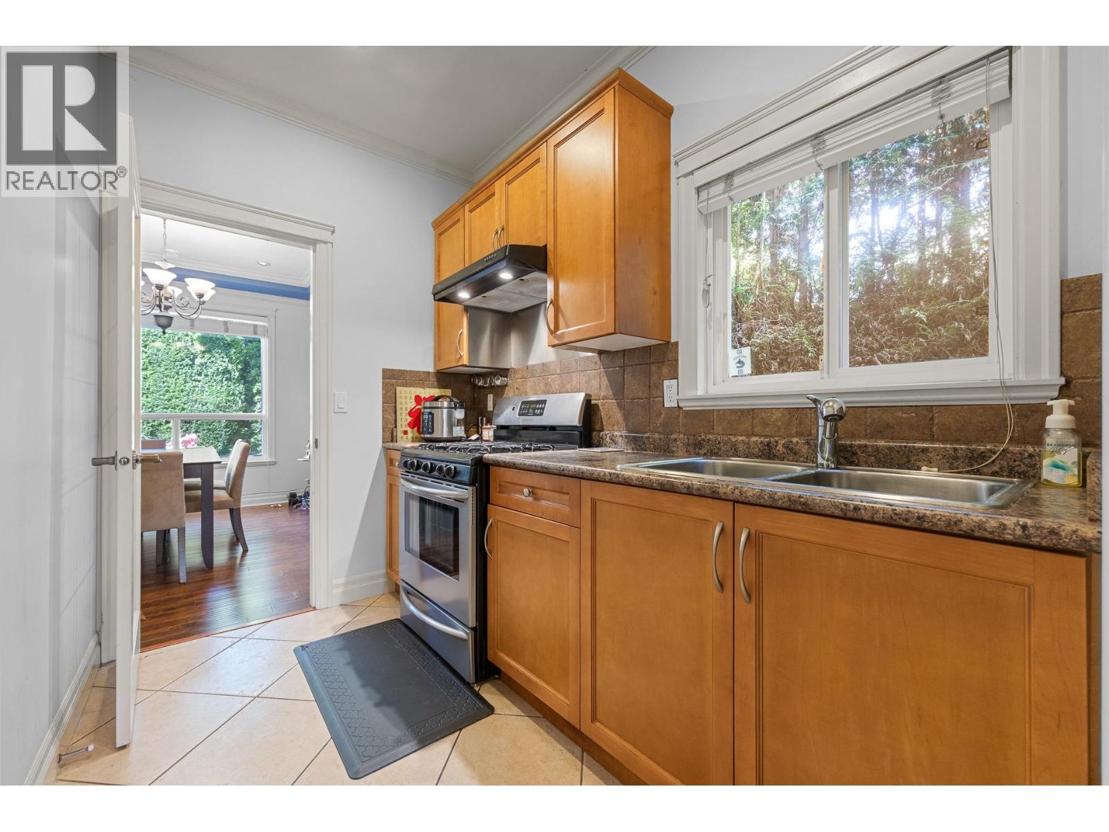 9044 RAILWAY Avenue, Richmond
