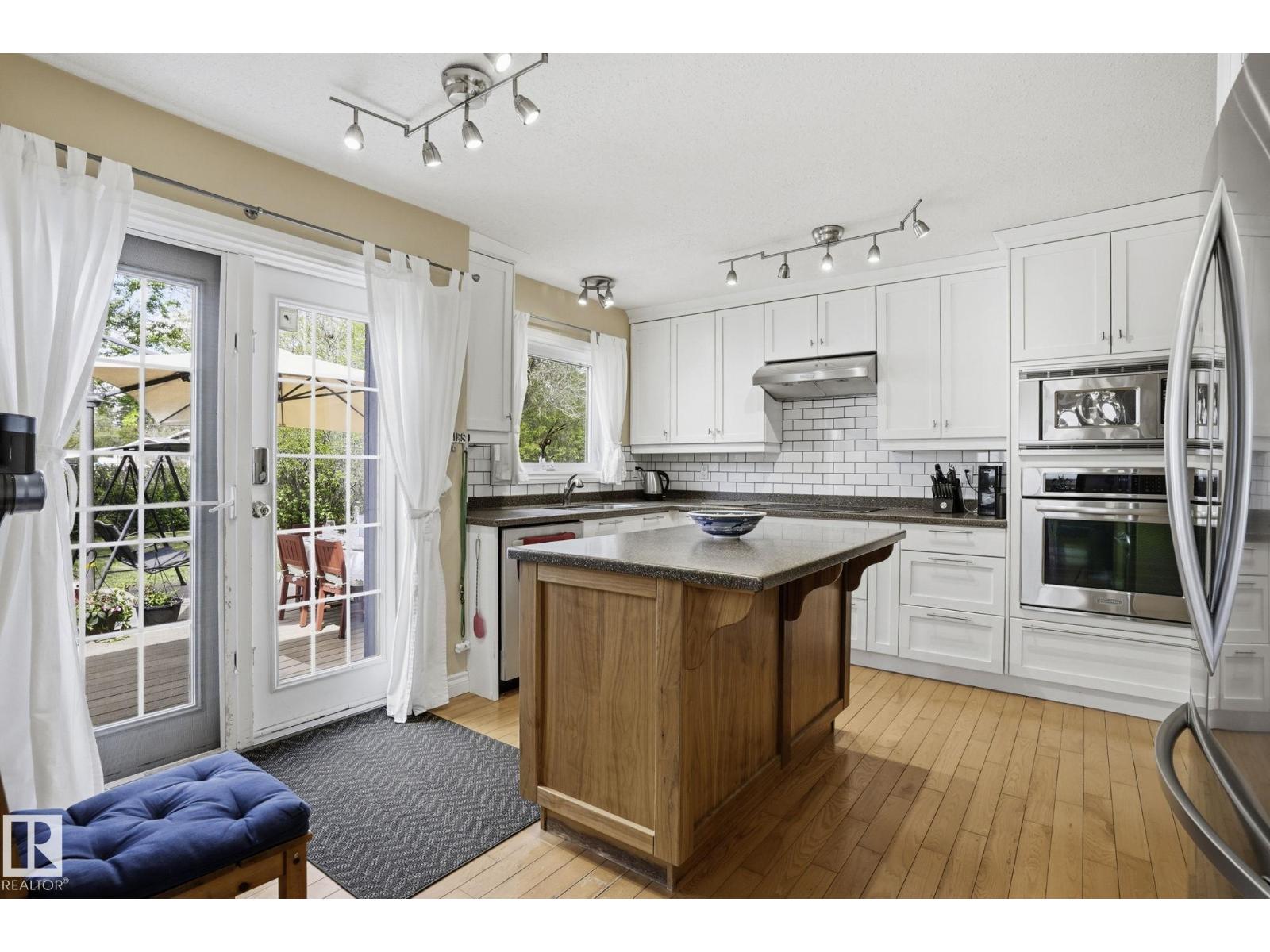 210 Porter AV — photo 10