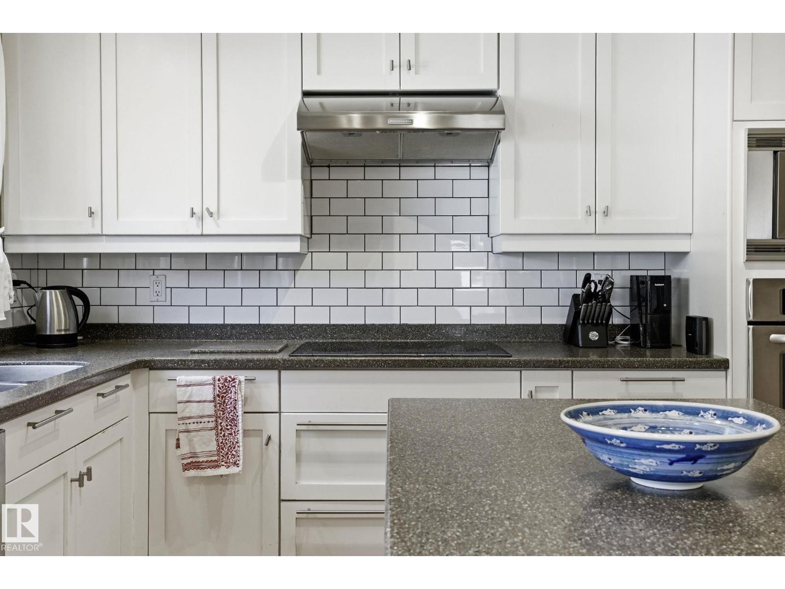 210 Porter AV — photo 11
