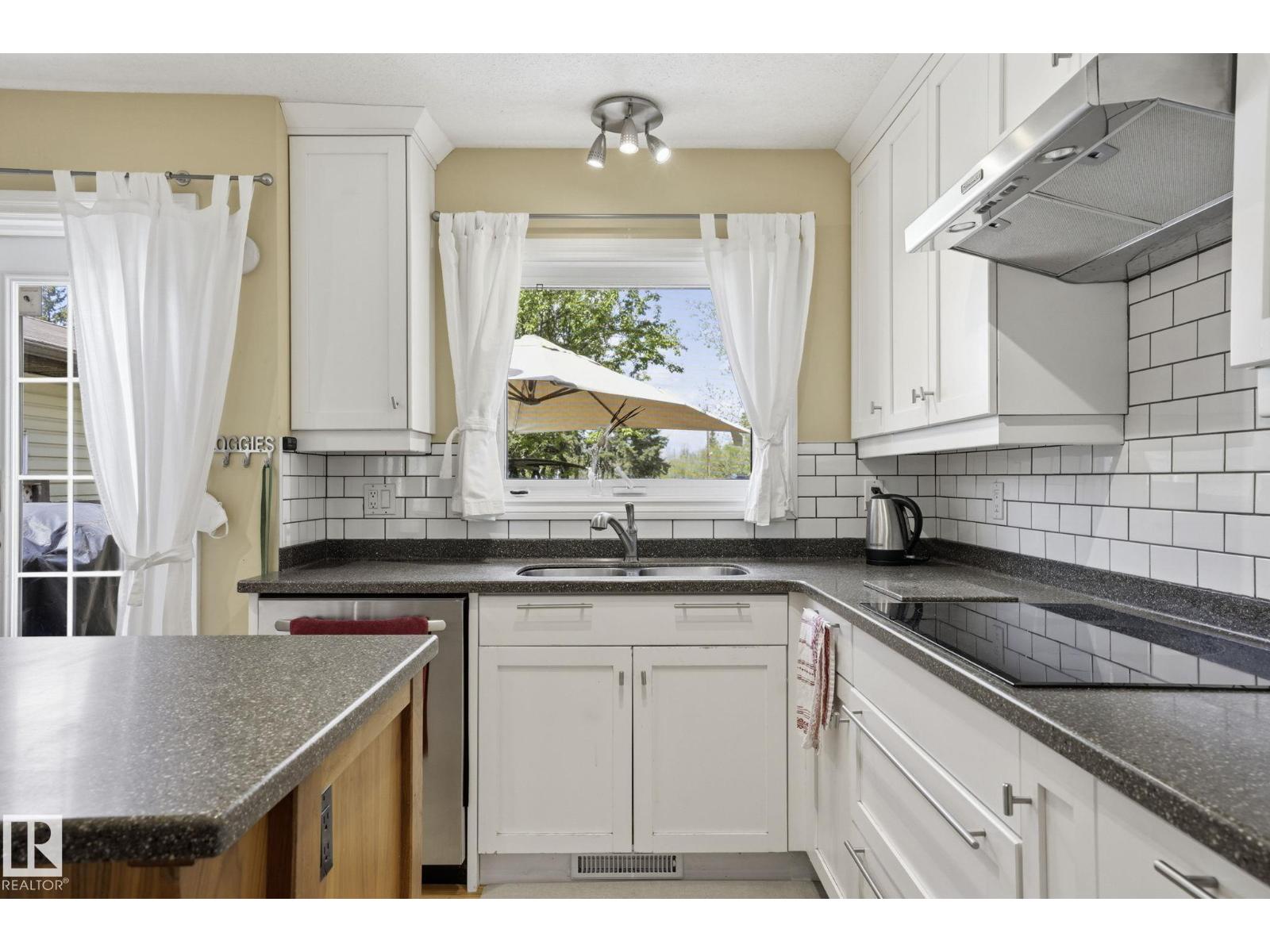 210 Porter AV — photo 14
