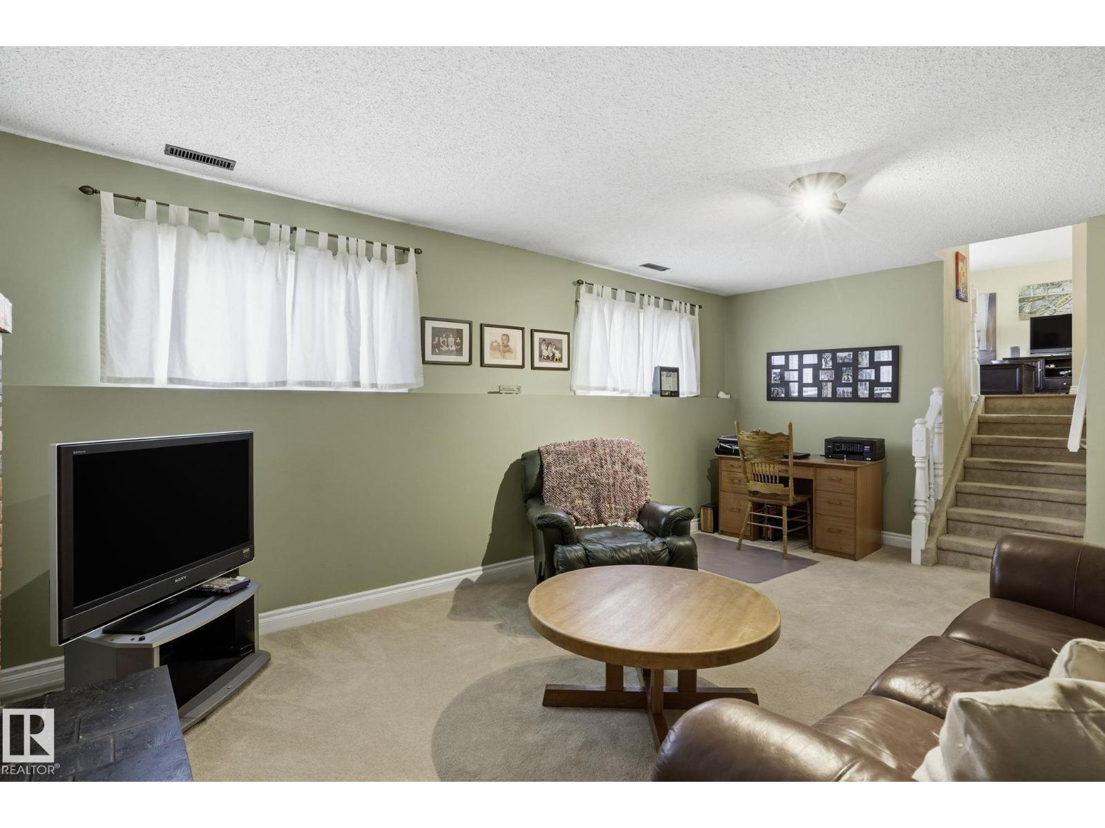 210 Porter AV — photo 23