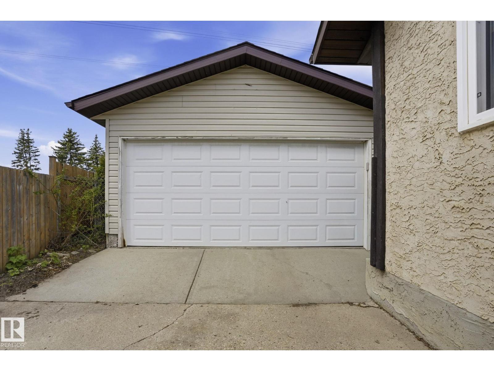 210 Porter AV — photo 35