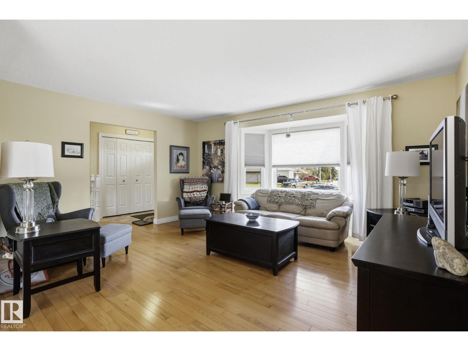 210 Porter AV — photo 6