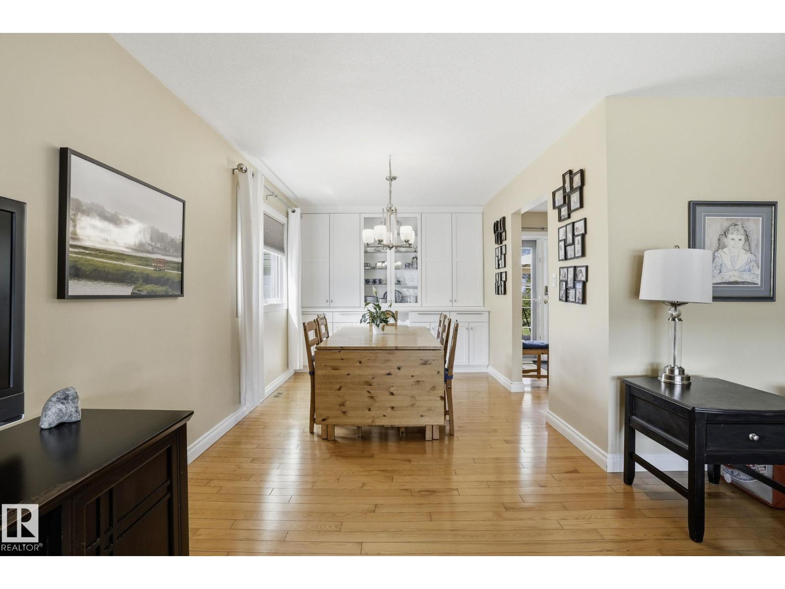 210 Porter AV — photo 8