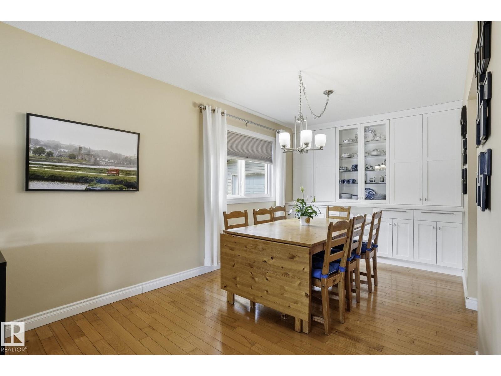 210 Porter AV — photo 9