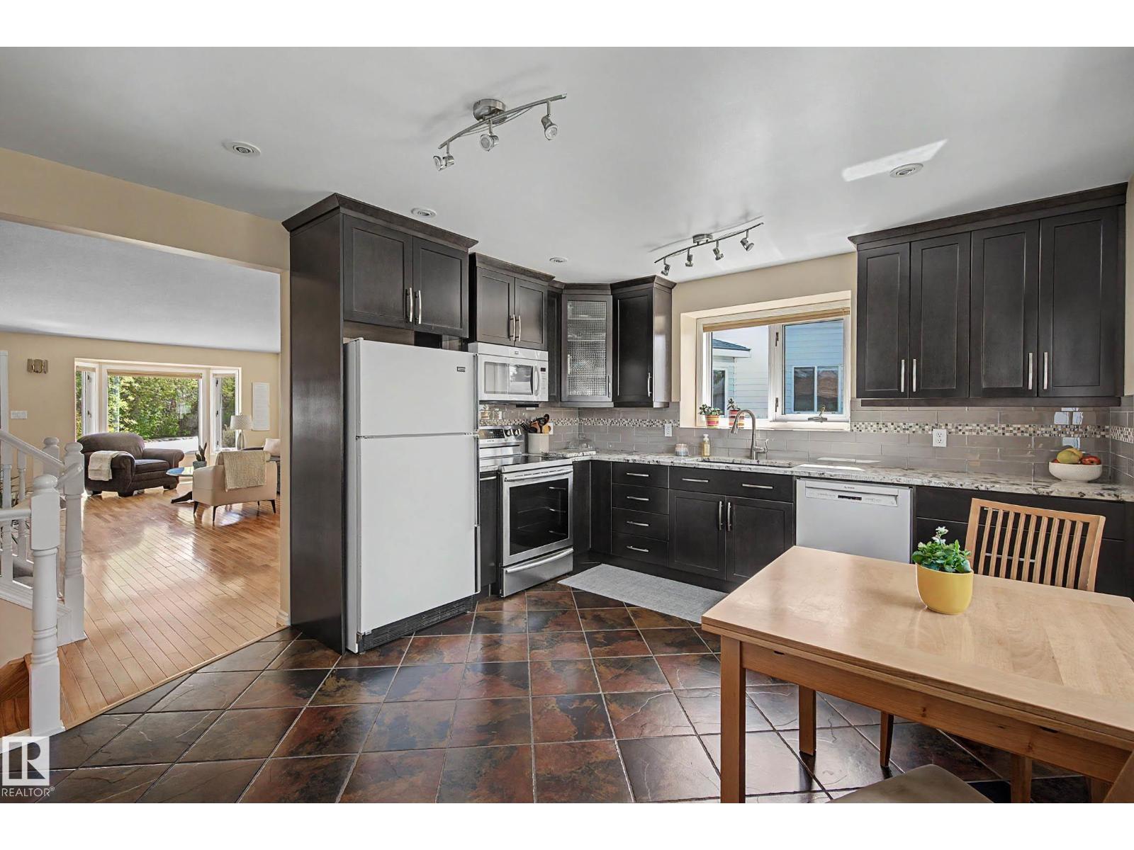 24 ELBOW DR — photo 16