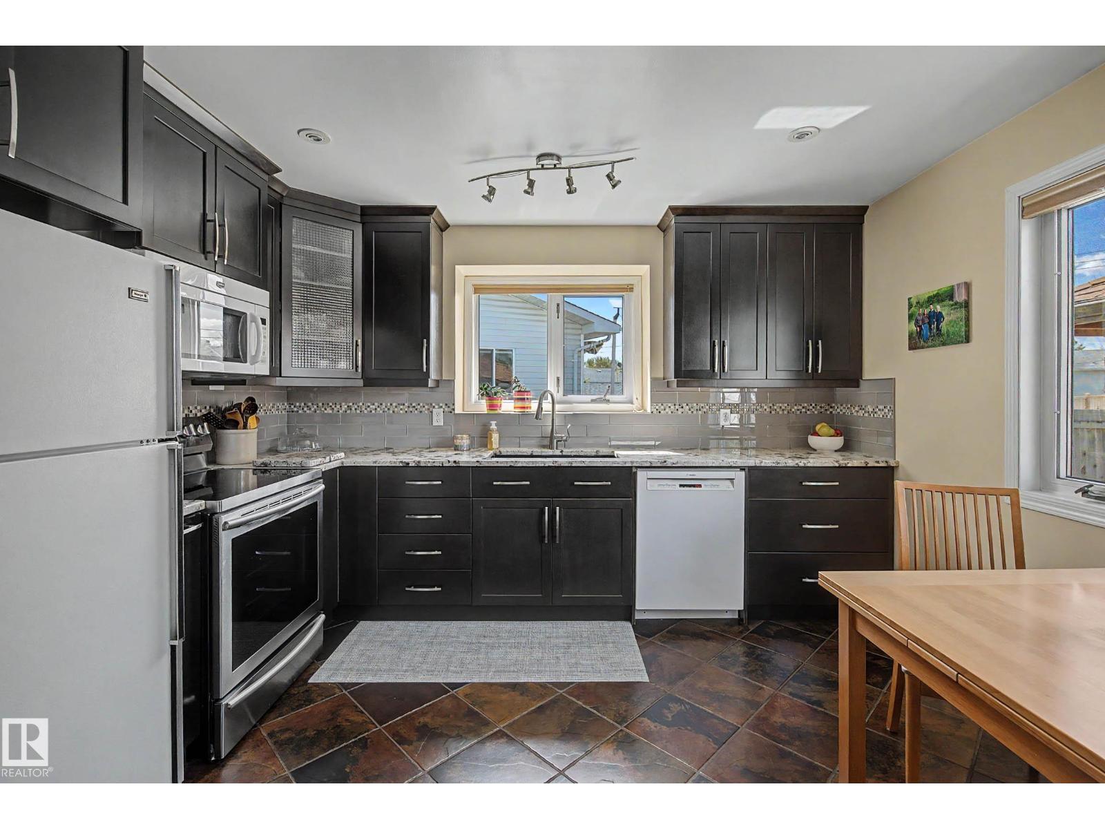 24 ELBOW DR — photo 15