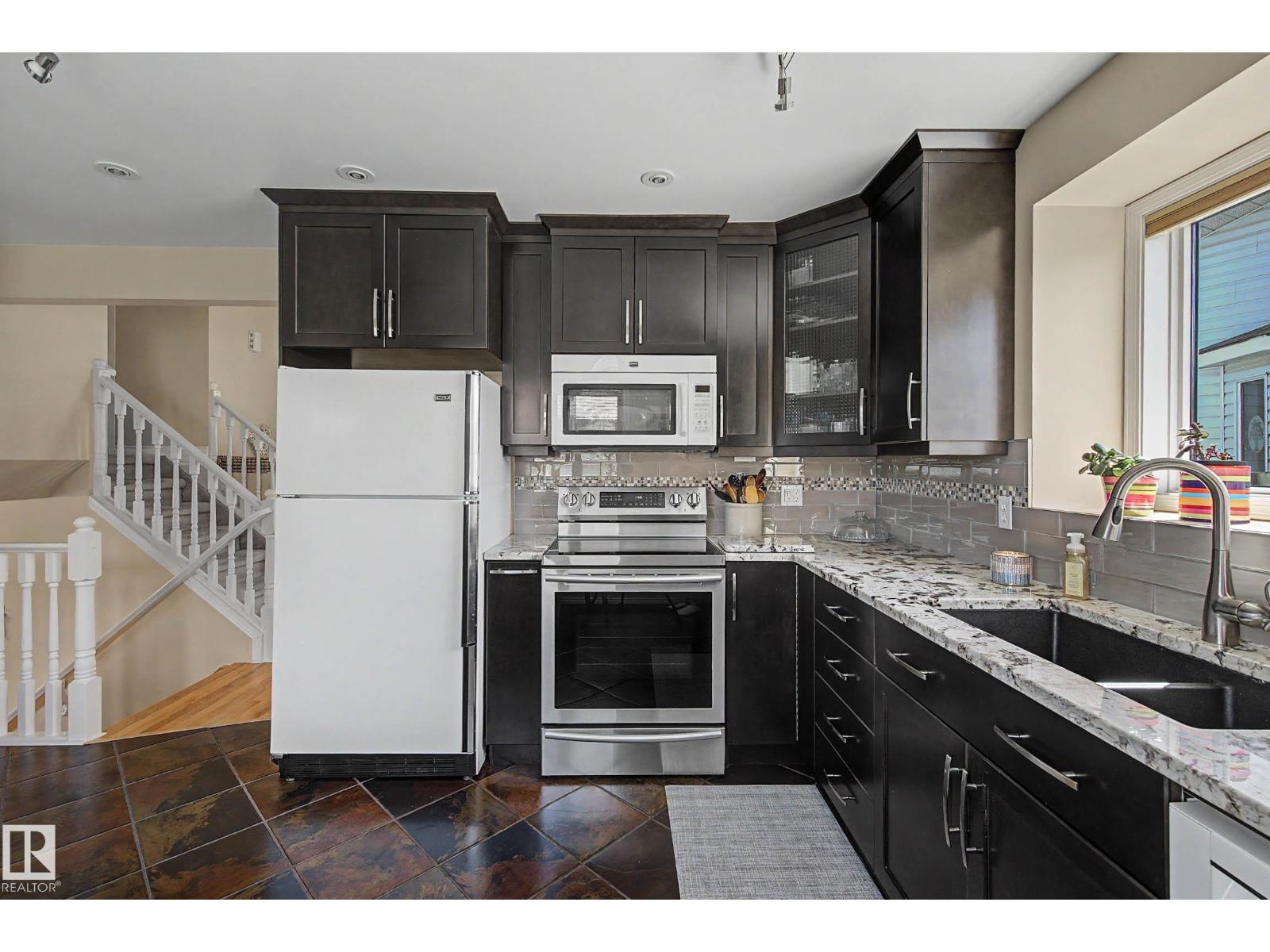 24 ELBOW DR — photo 17