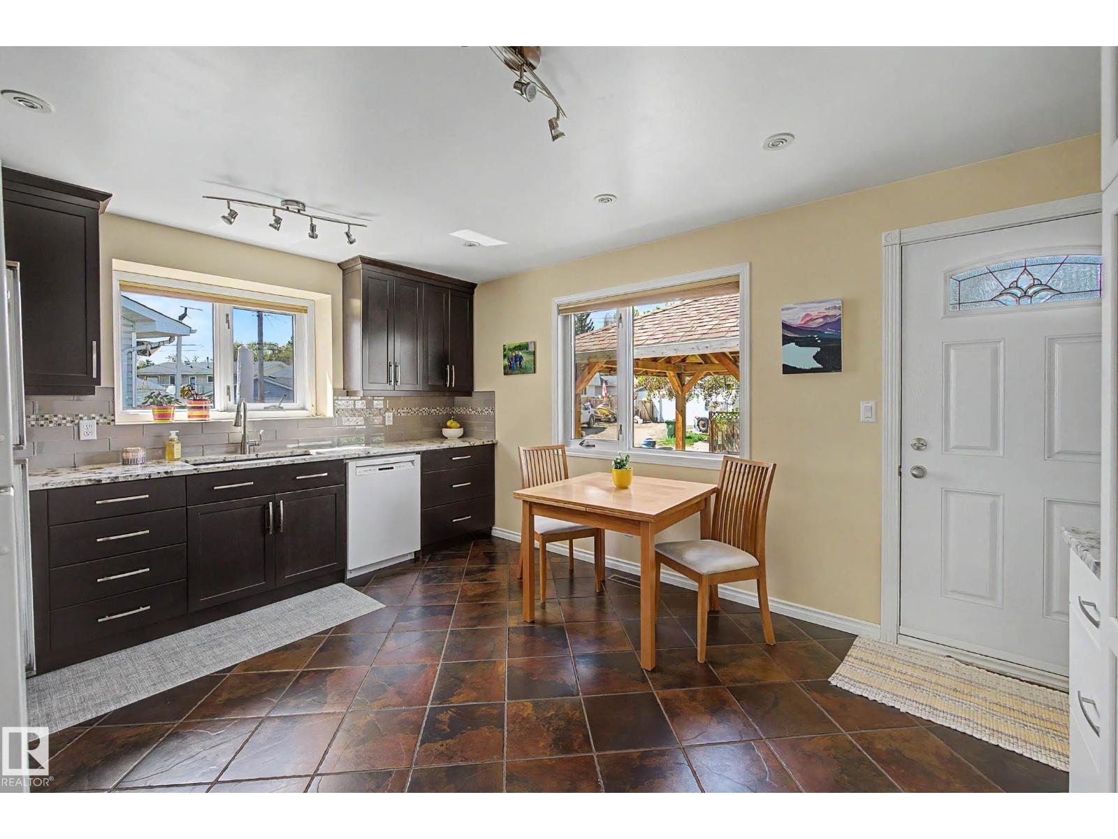 24 ELBOW DR — photo 14