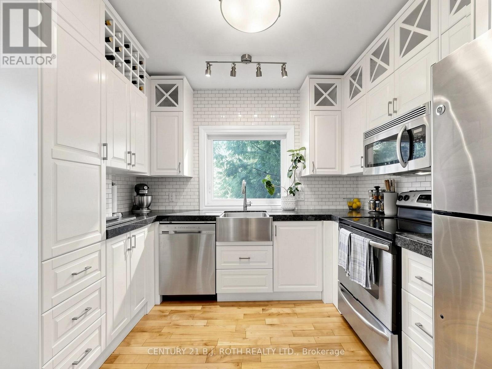 195 WHEELER AVENUE - 13