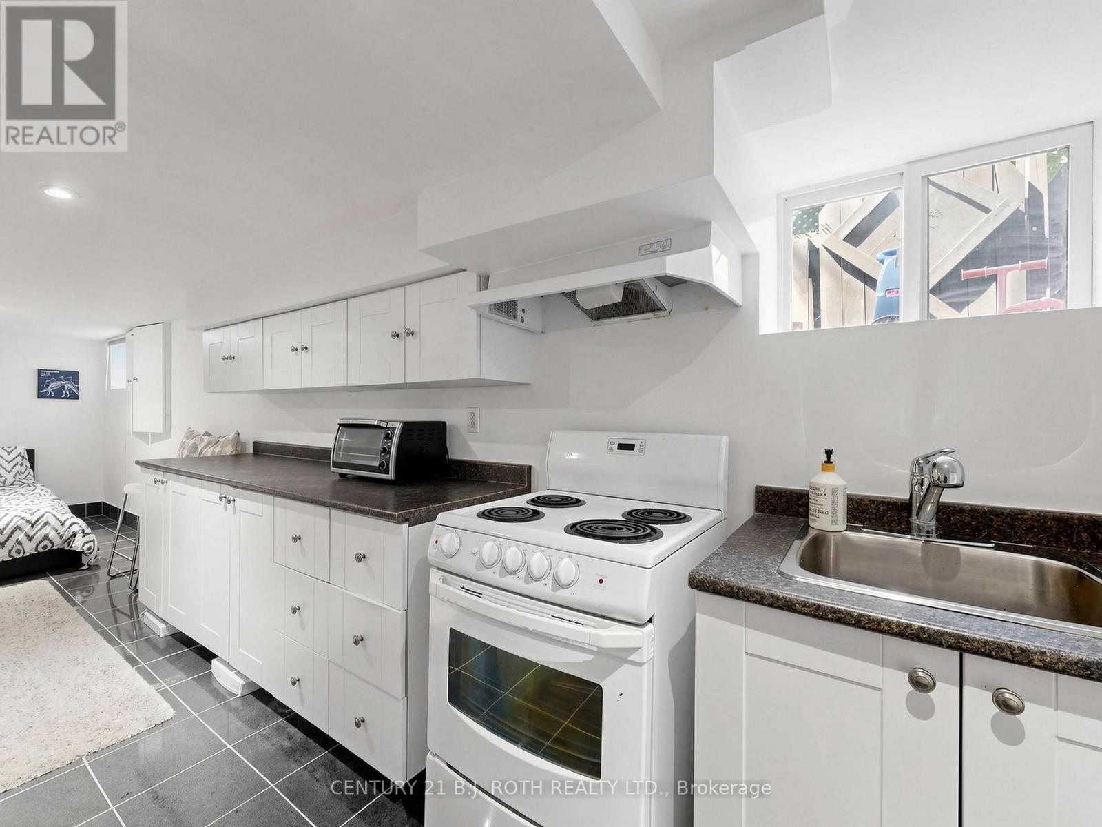 195 WHEELER AVENUE - 35