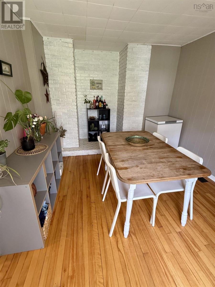 46 Dickie Street - 26