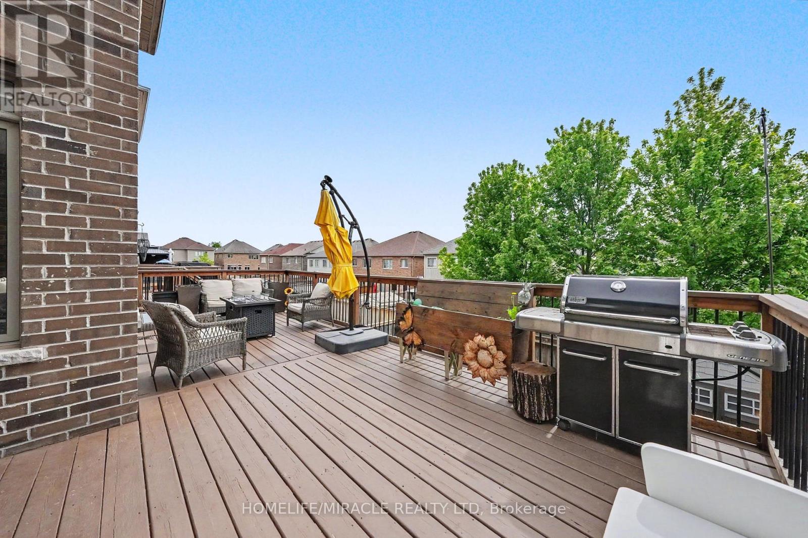 14 WILLOUGHBY WAY - 18
