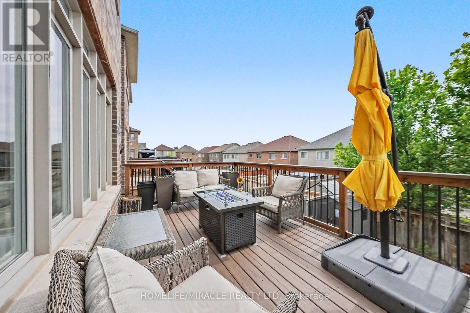 14 WILLOUGHBY WAY - 19