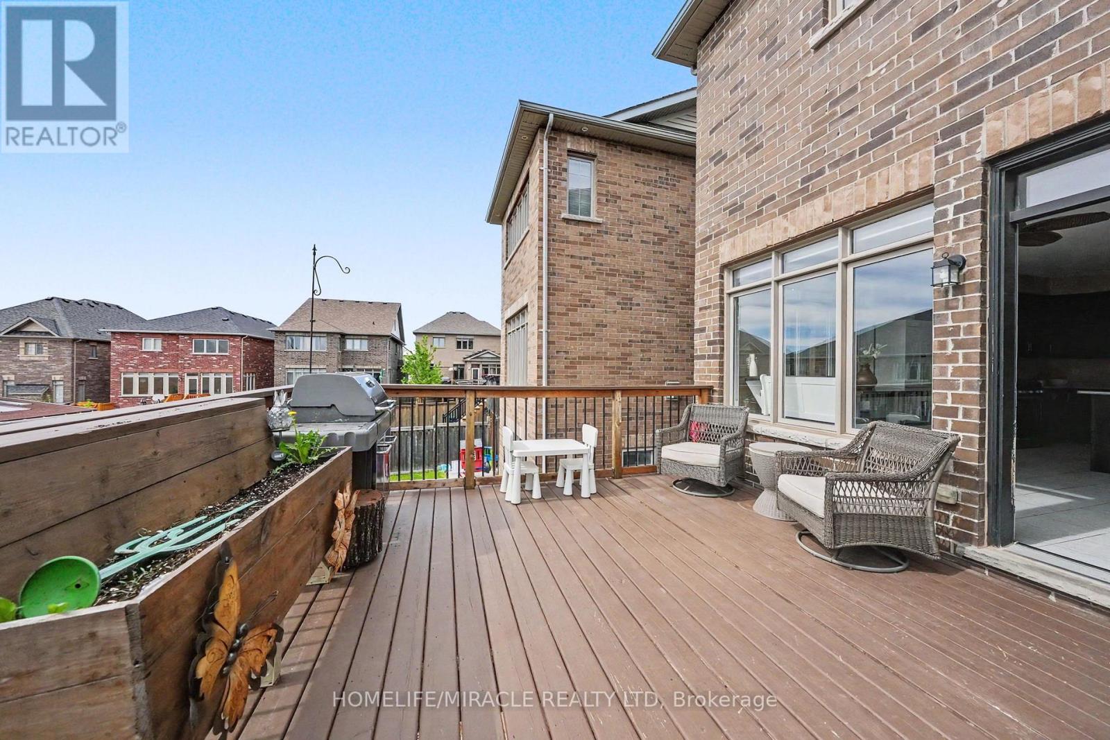 14 WILLOUGHBY WAY - 20