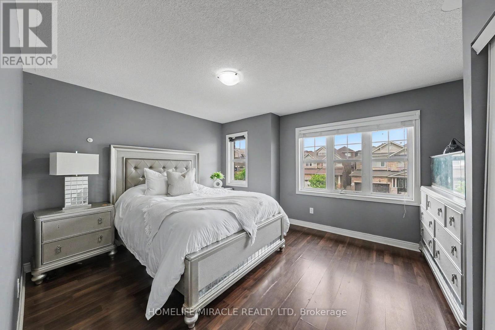 14 WILLOUGHBY WAY - 24