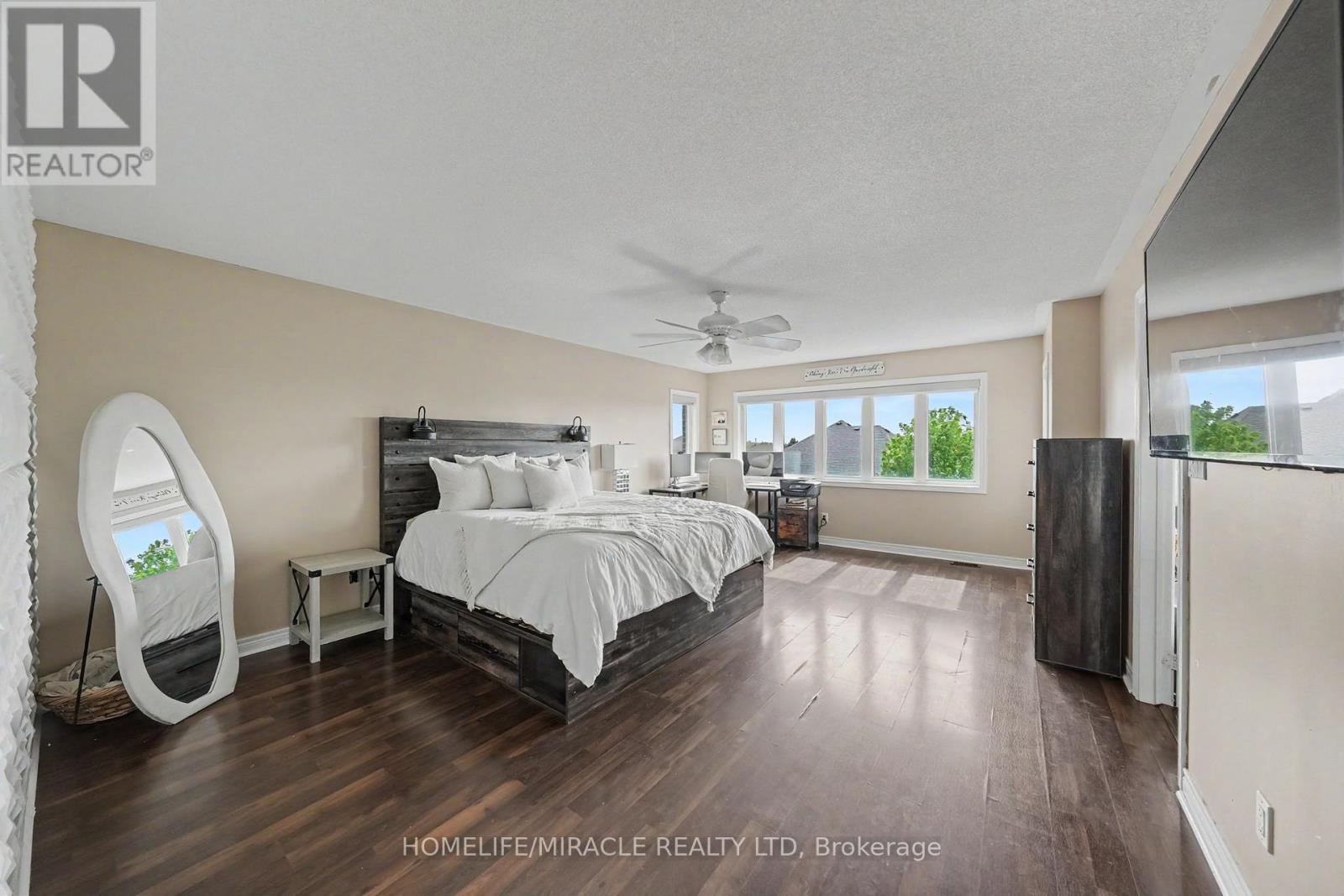 14 WILLOUGHBY WAY - 28