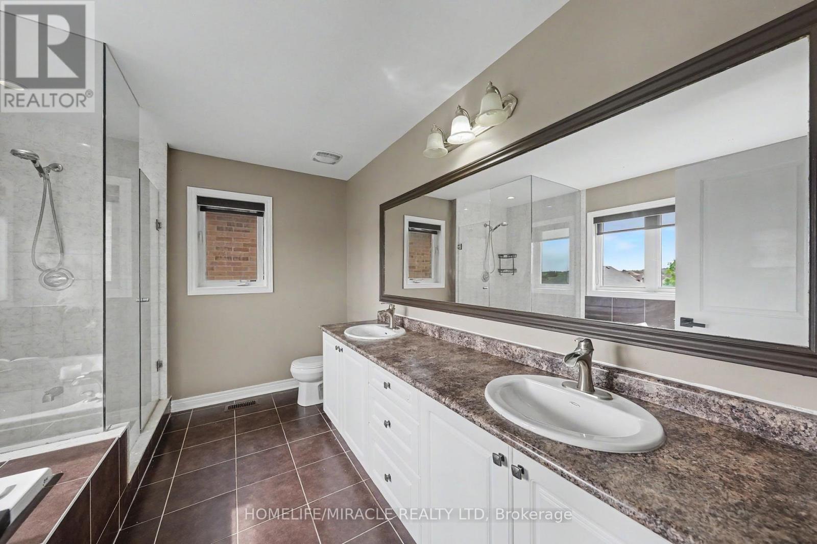 14 WILLOUGHBY WAY - 31