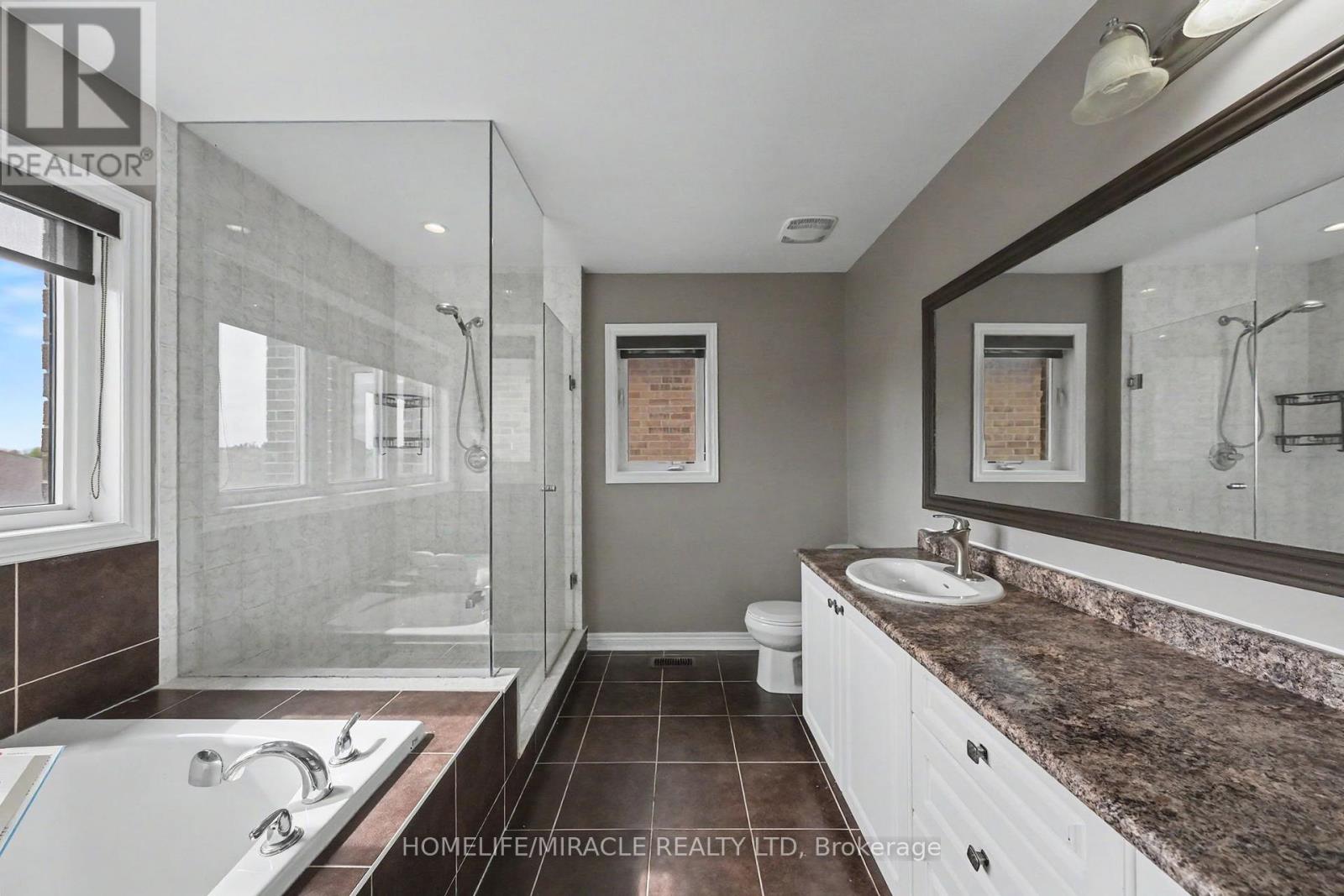 14 WILLOUGHBY WAY - 32