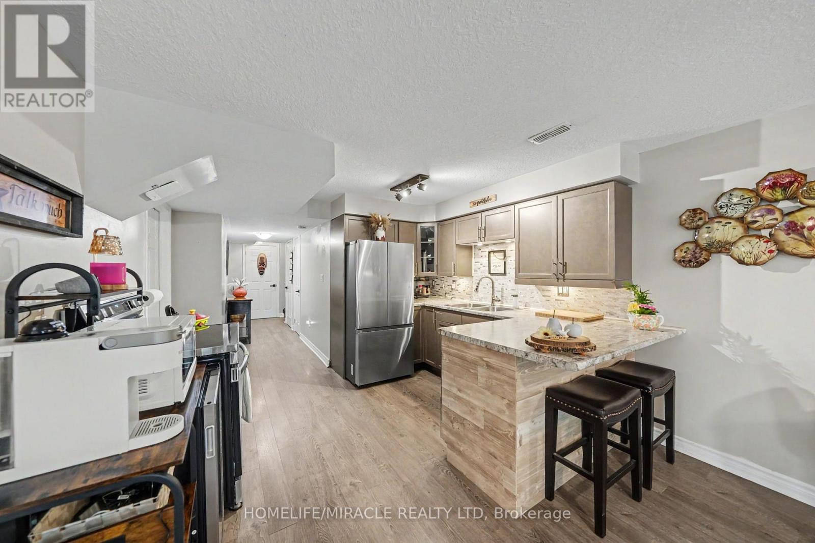 14 WILLOUGHBY WAY - 35