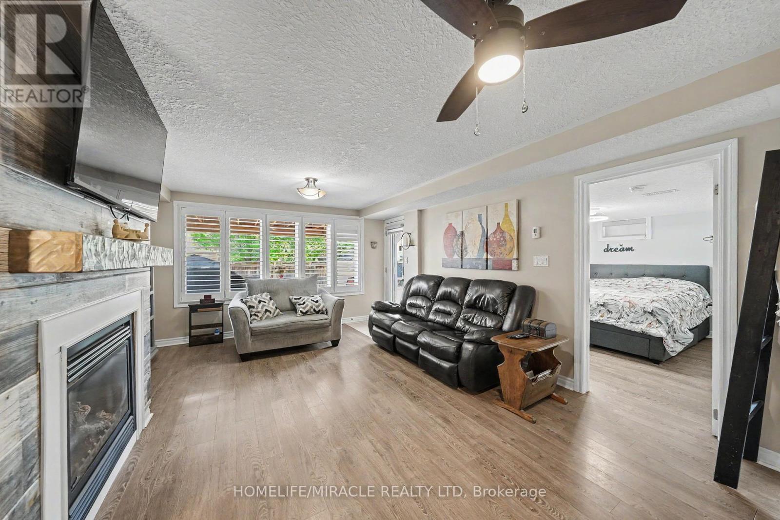14 WILLOUGHBY WAY - 39
