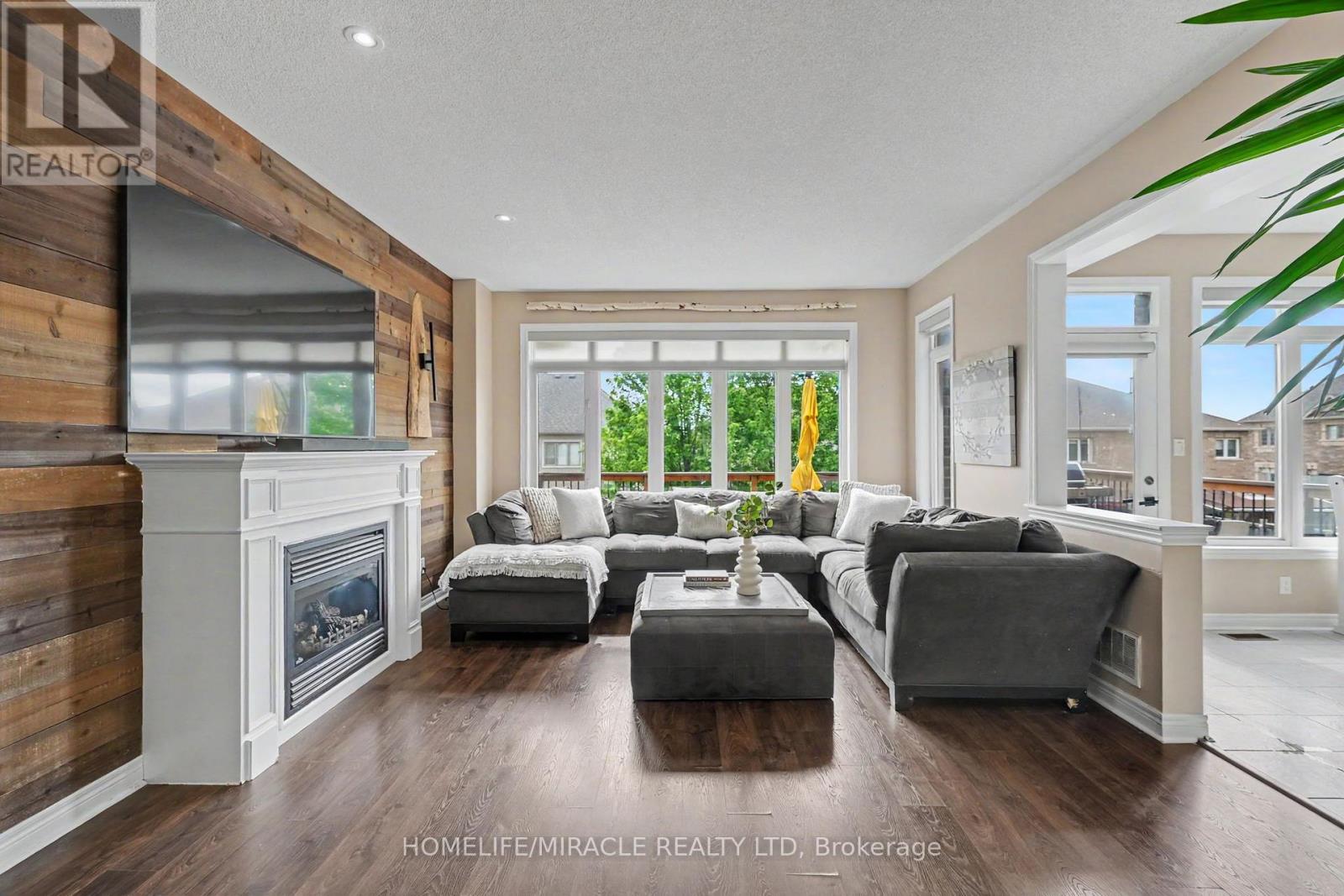 14 WILLOUGHBY WAY - 7