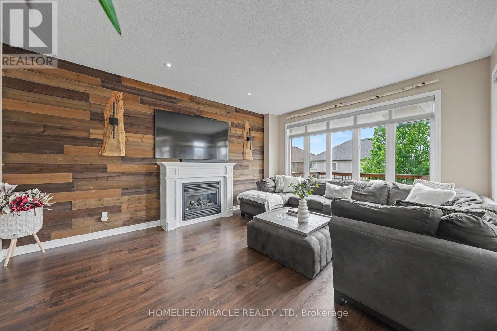 14 WILLOUGHBY WAY - 8