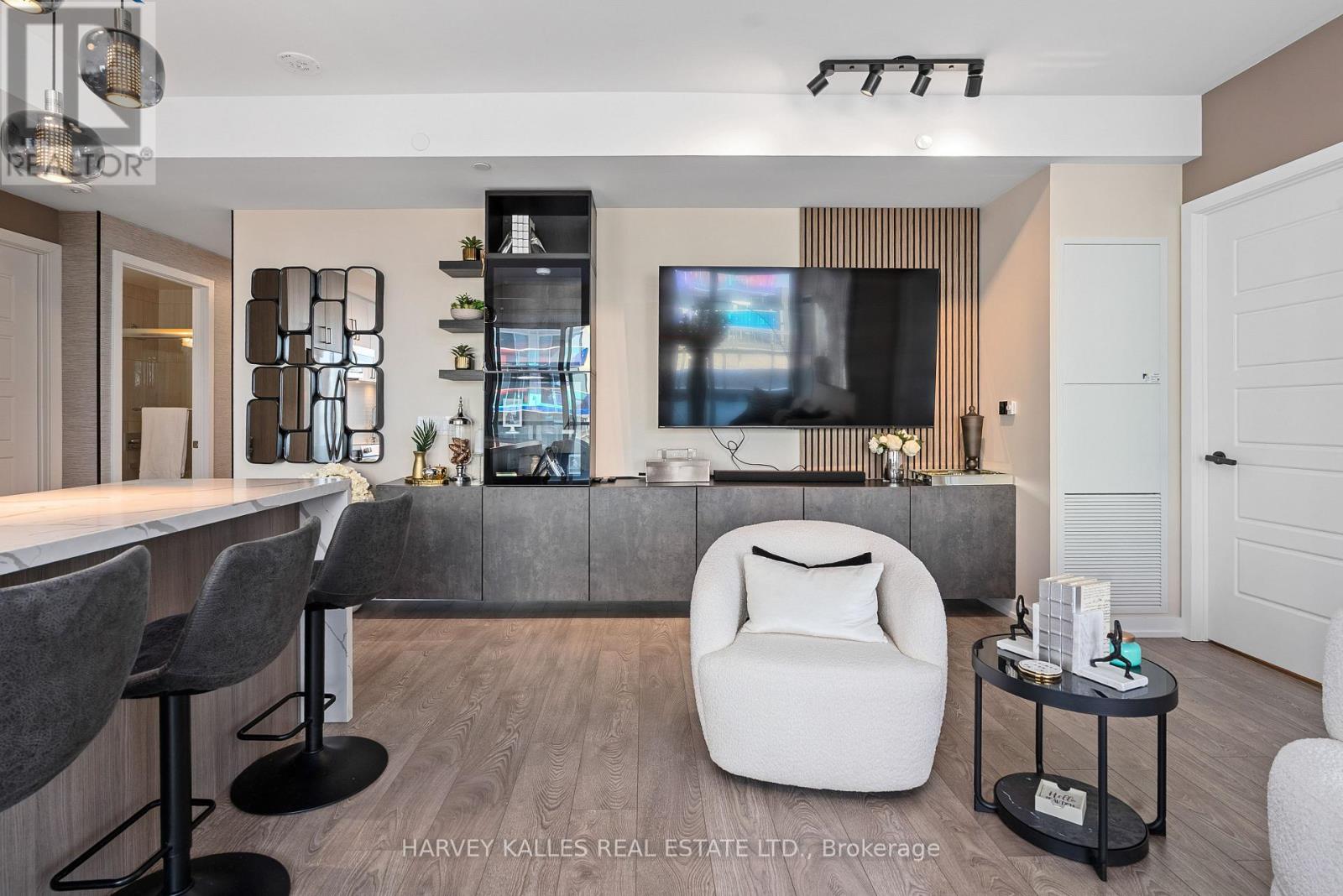 #303 333 SUNSEEKER AVENUE - 11