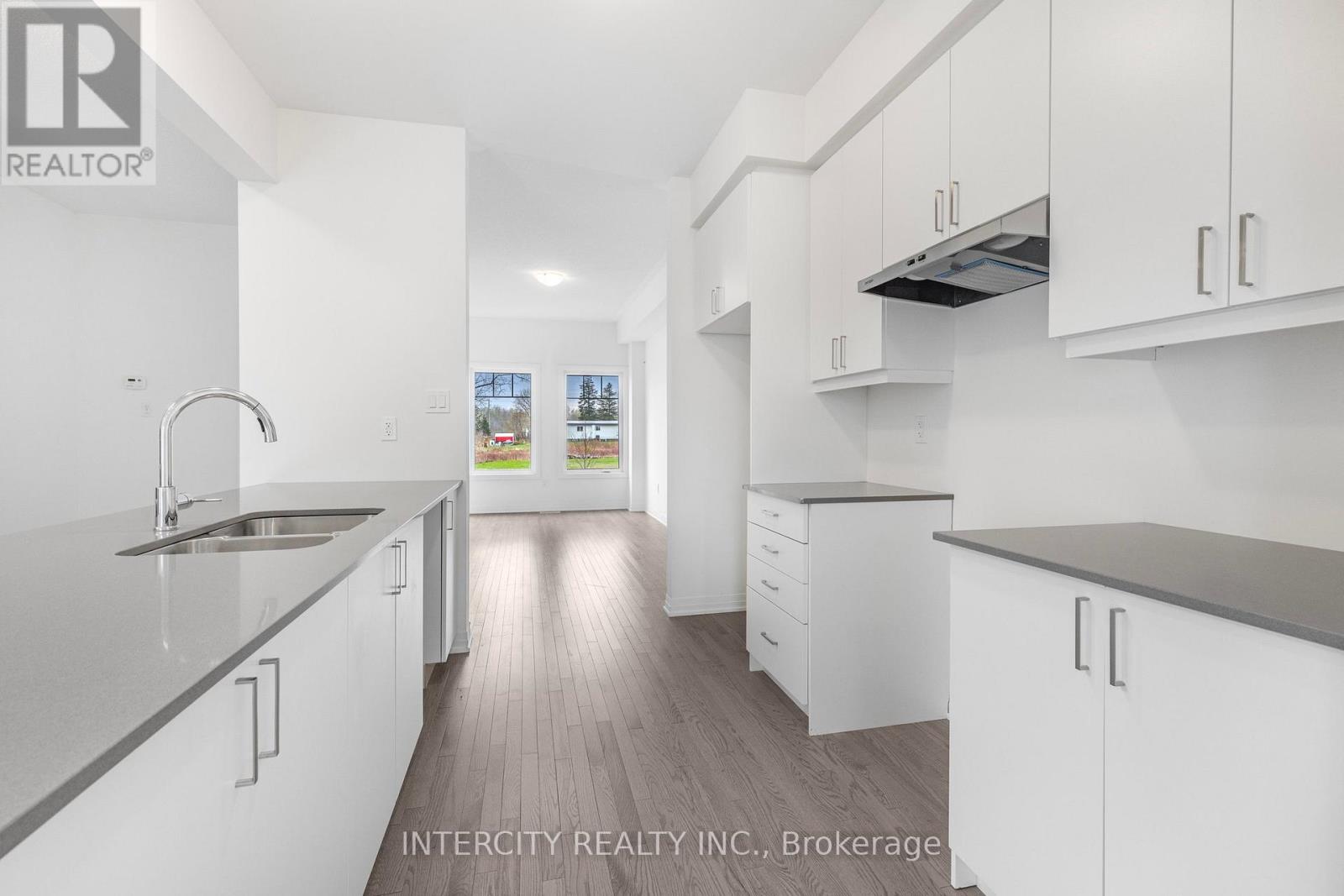 345 QUEBEC STREET - 10