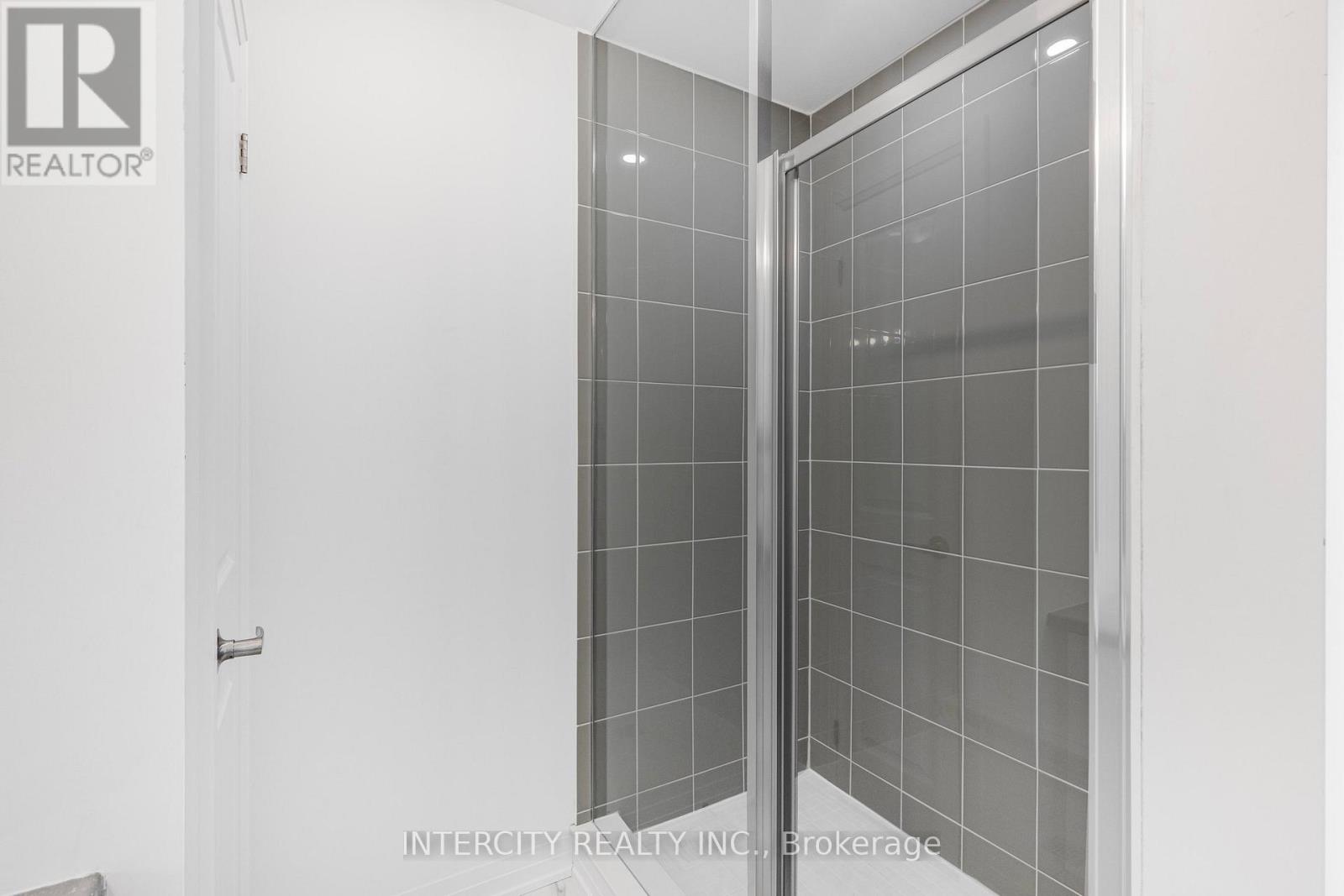 345 QUEBEC STREET - 19