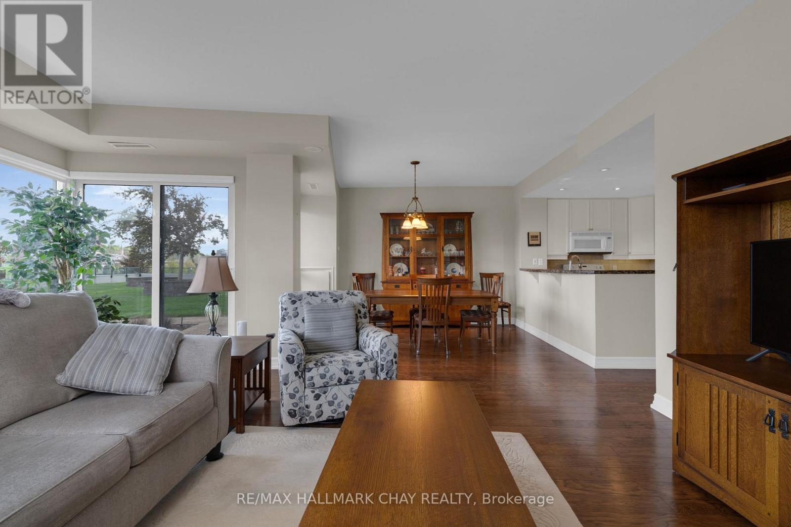 #308 6 TORONTO STREET - 13