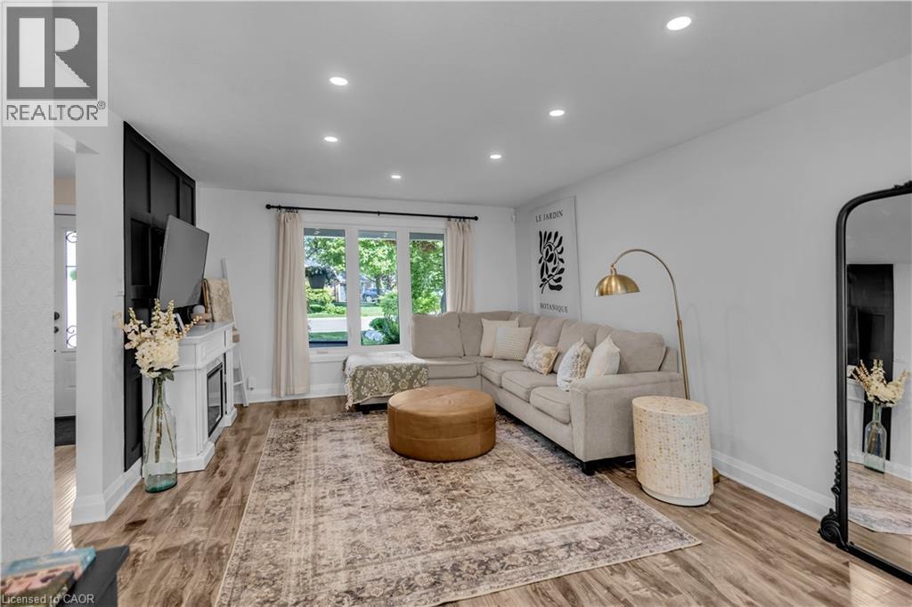 423 KNIGHTSBRIDGE Crescent - 10