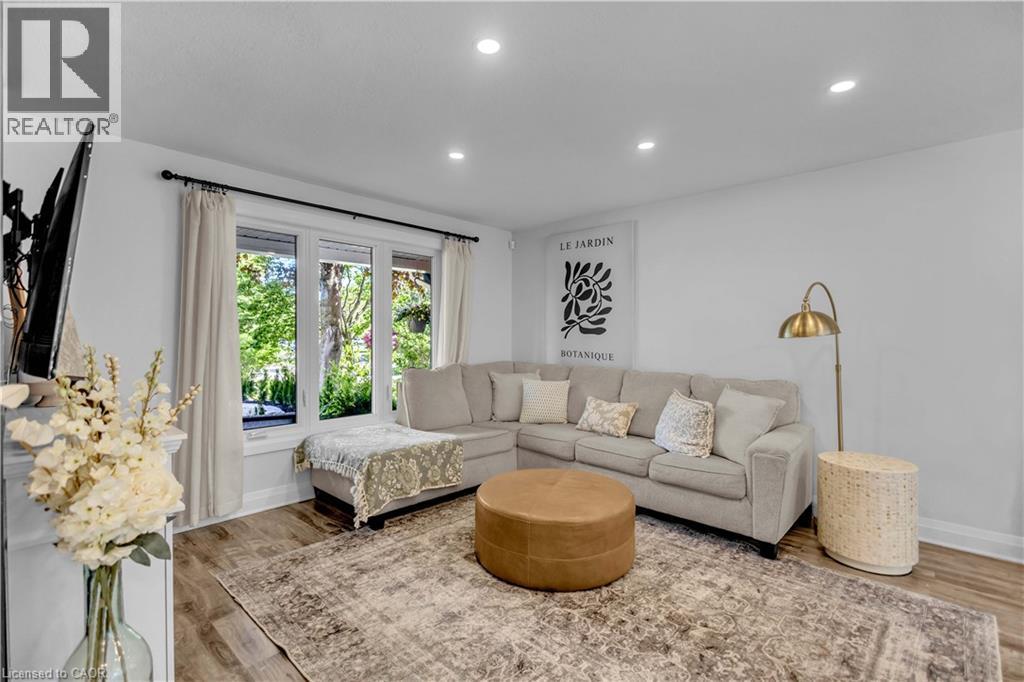 423 KNIGHTSBRIDGE Crescent - 9