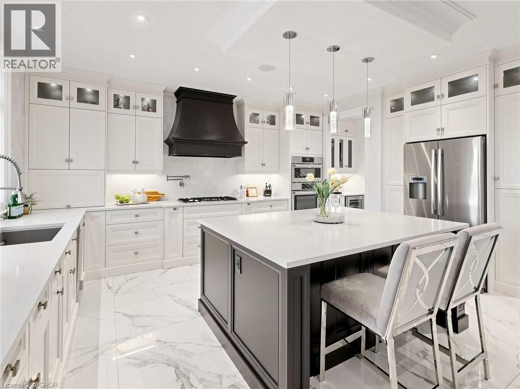 315 WILSON Street W - 12