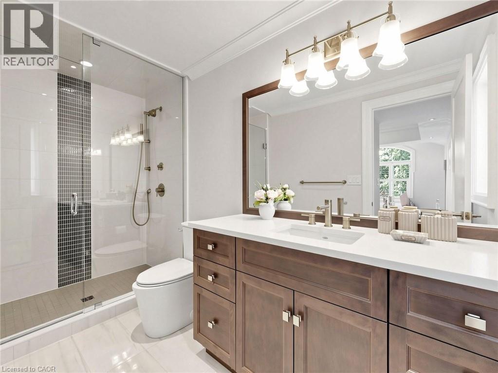 315 WILSON Street W - 23