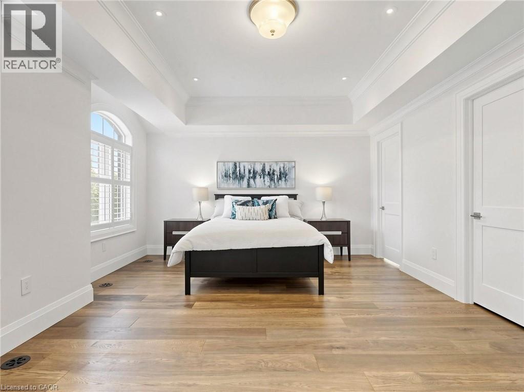 315 WILSON Street W - 24