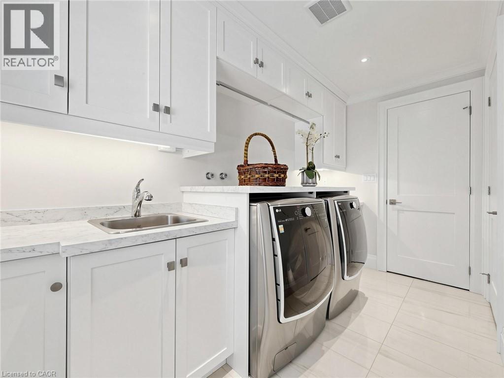 315 WILSON Street W - 30