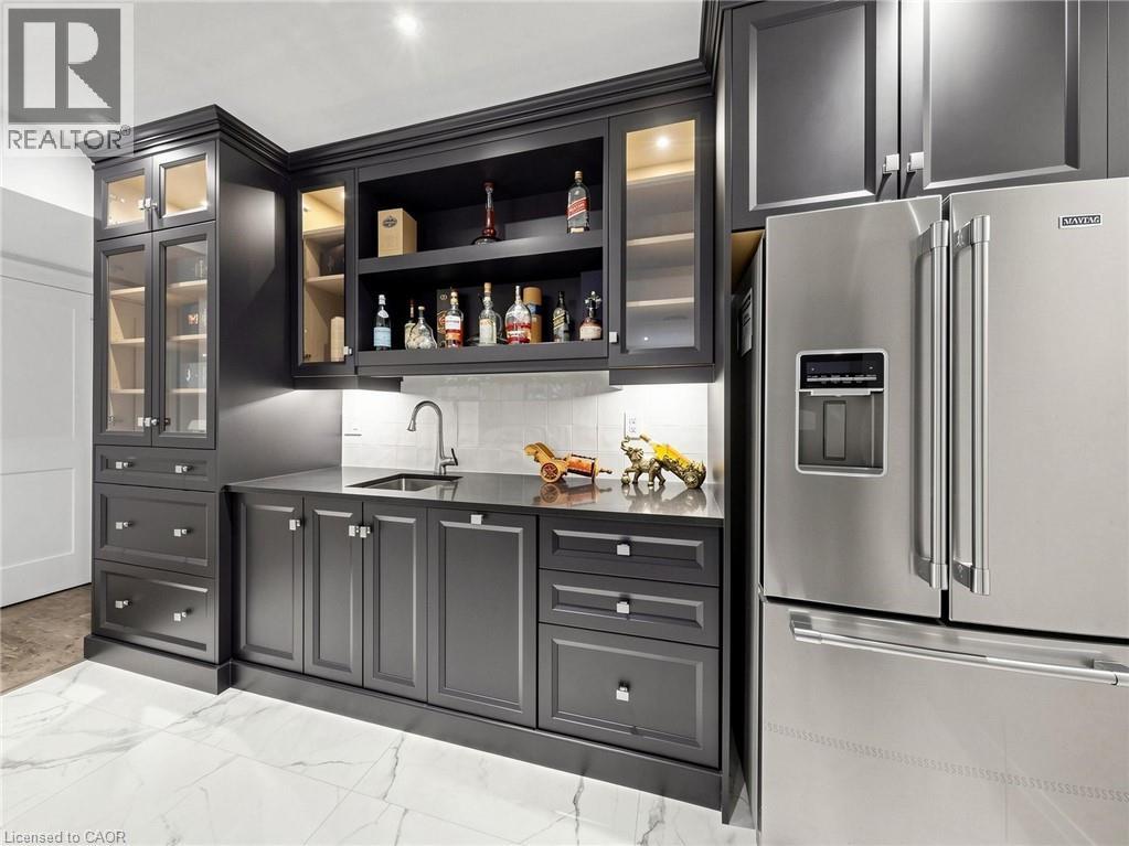 315 WILSON Street W - 34