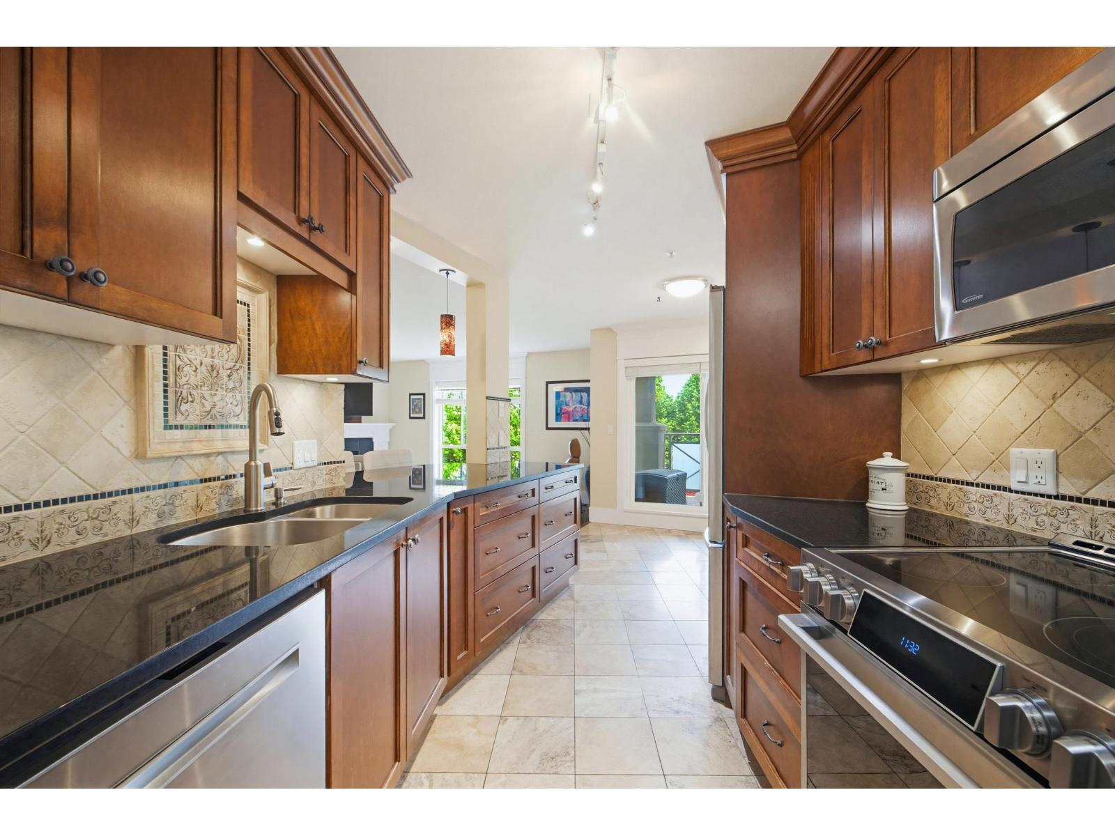 305 15150 29A AVENUE, Surrey