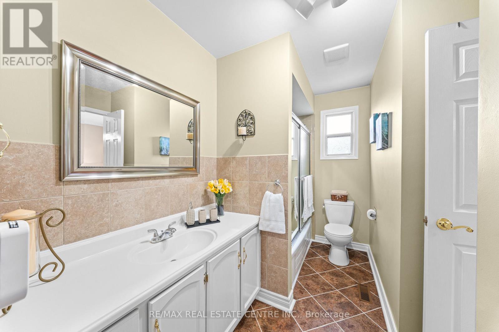 24 LINKDALE ROAD - 26