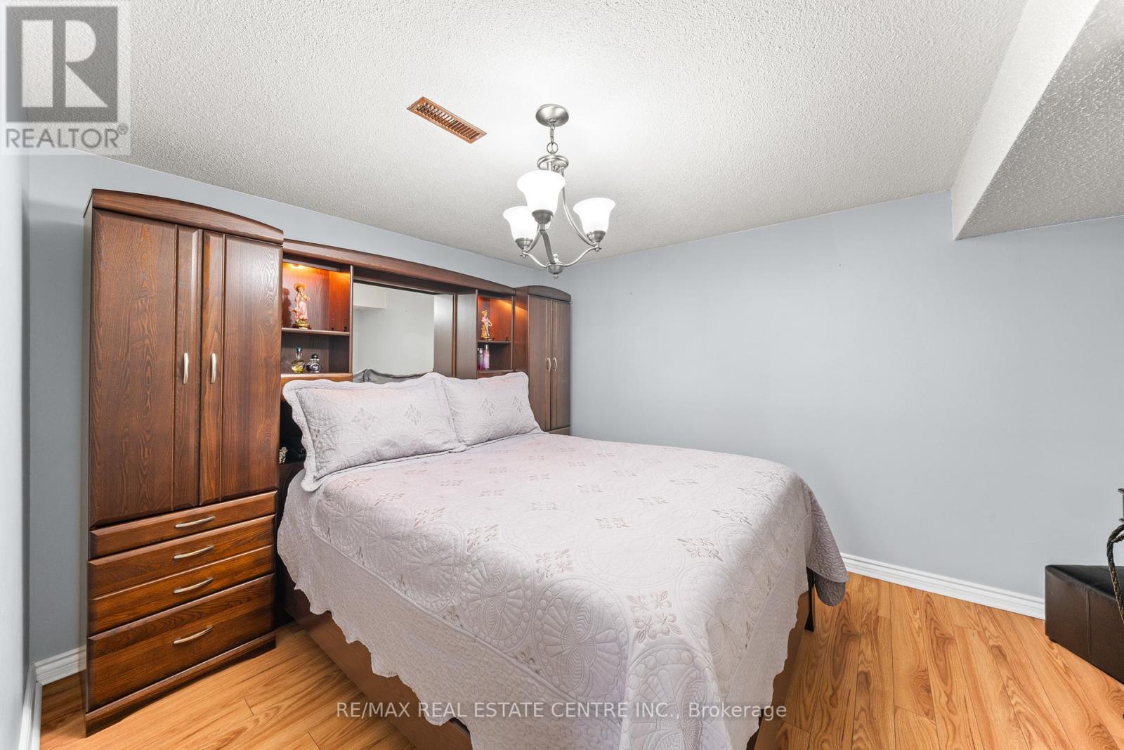 24 LINKDALE ROAD - 39