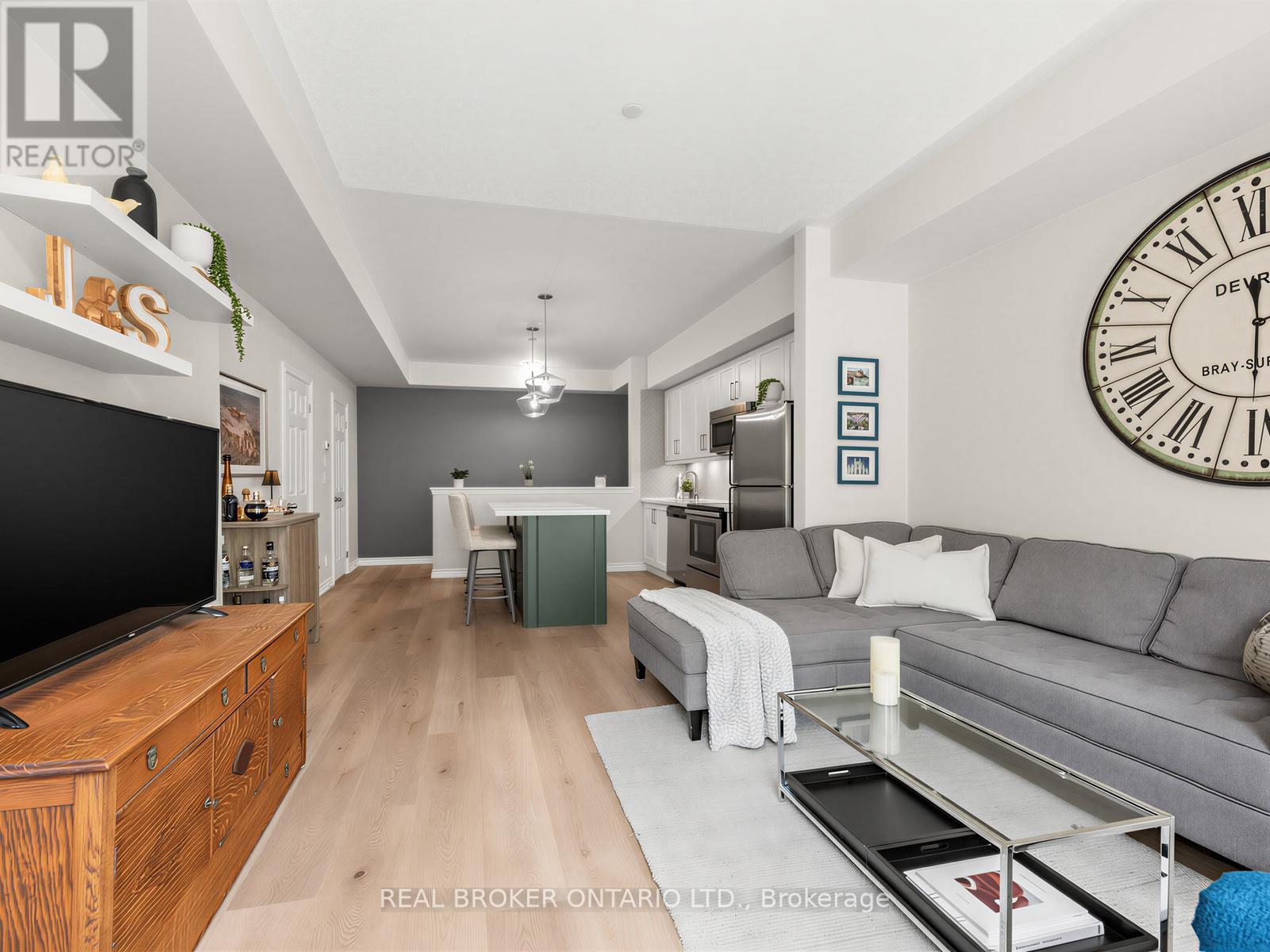#88 30 CARNATION AVENUE - 8