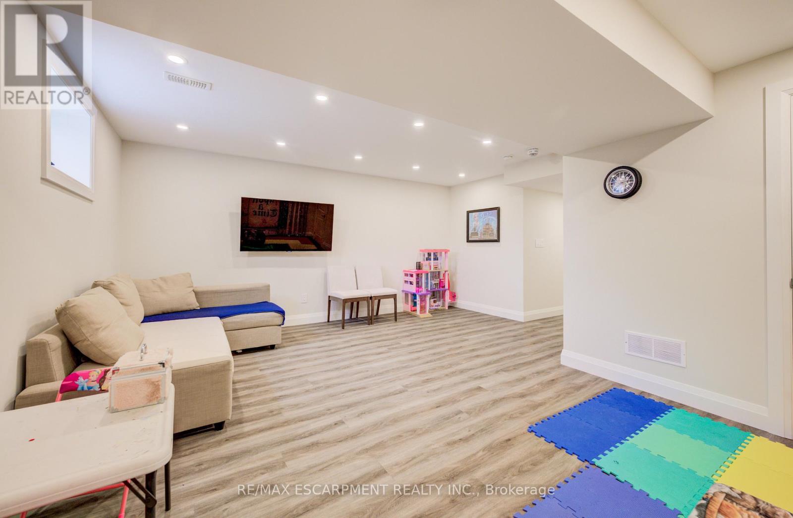 3352 STALYBRIDGE DRIVE - 32