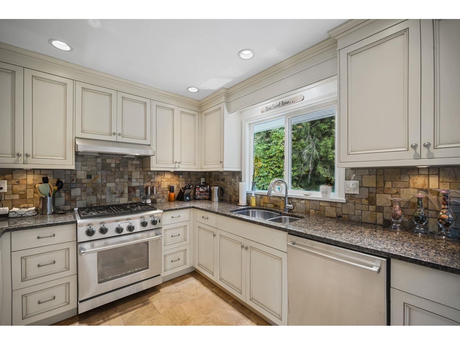 21495 90 AVENUE, Langley