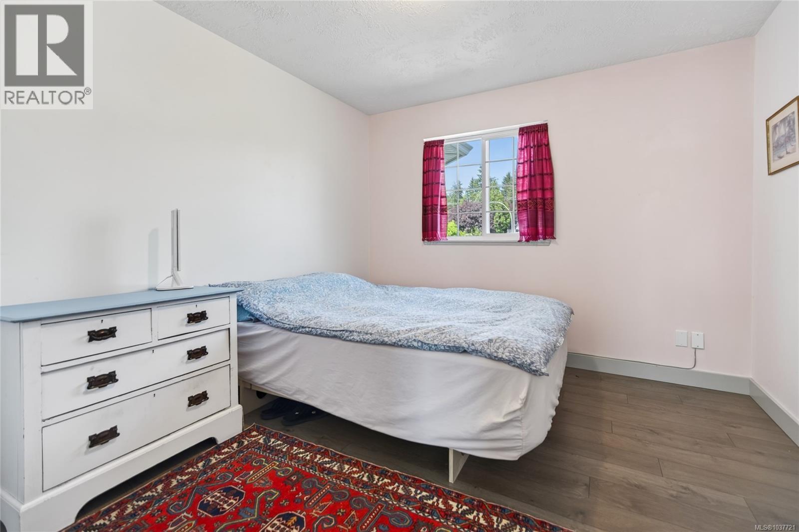 1425 Sabre Crt - 26