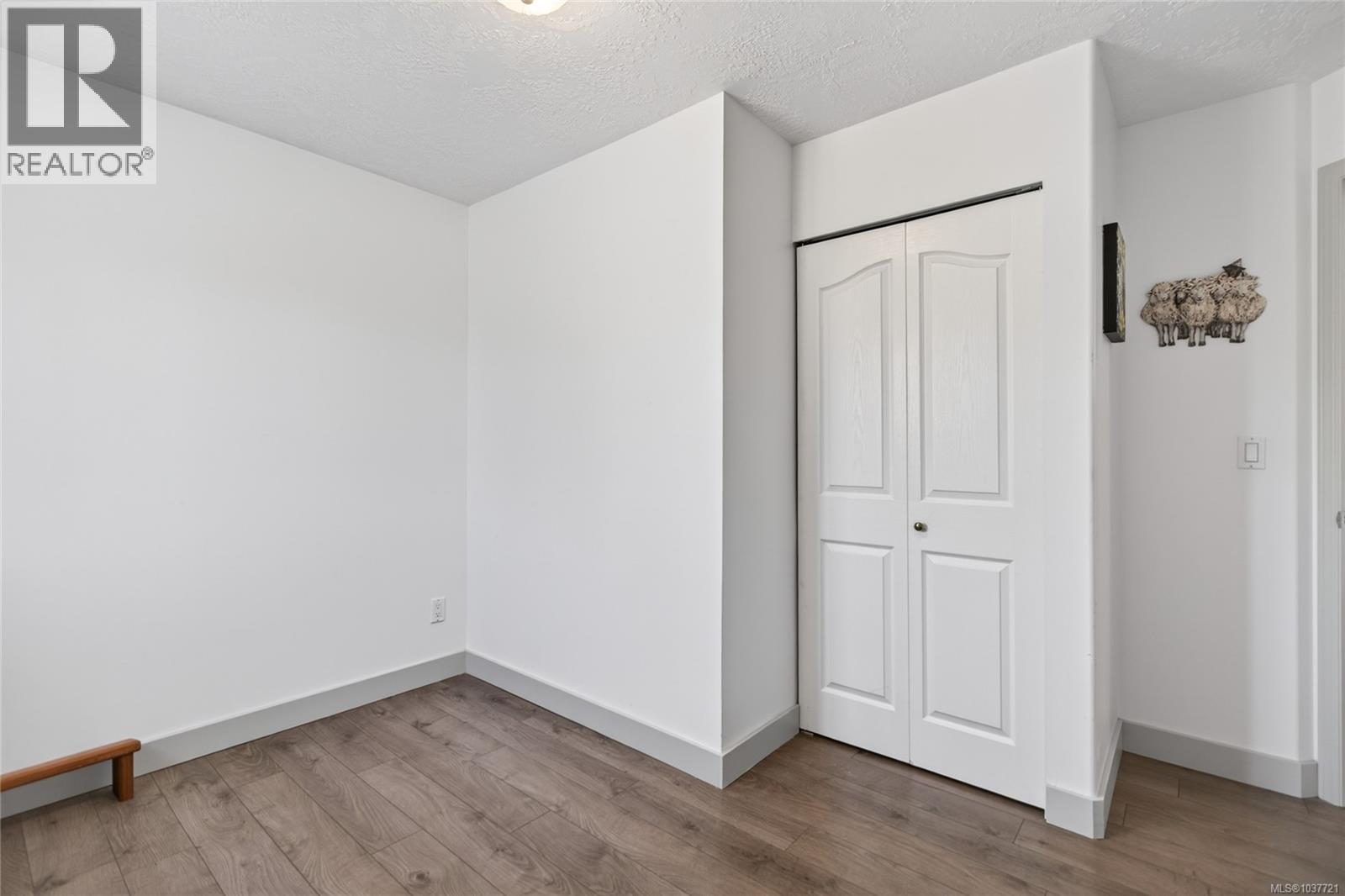 1425 Sabre Crt - 28