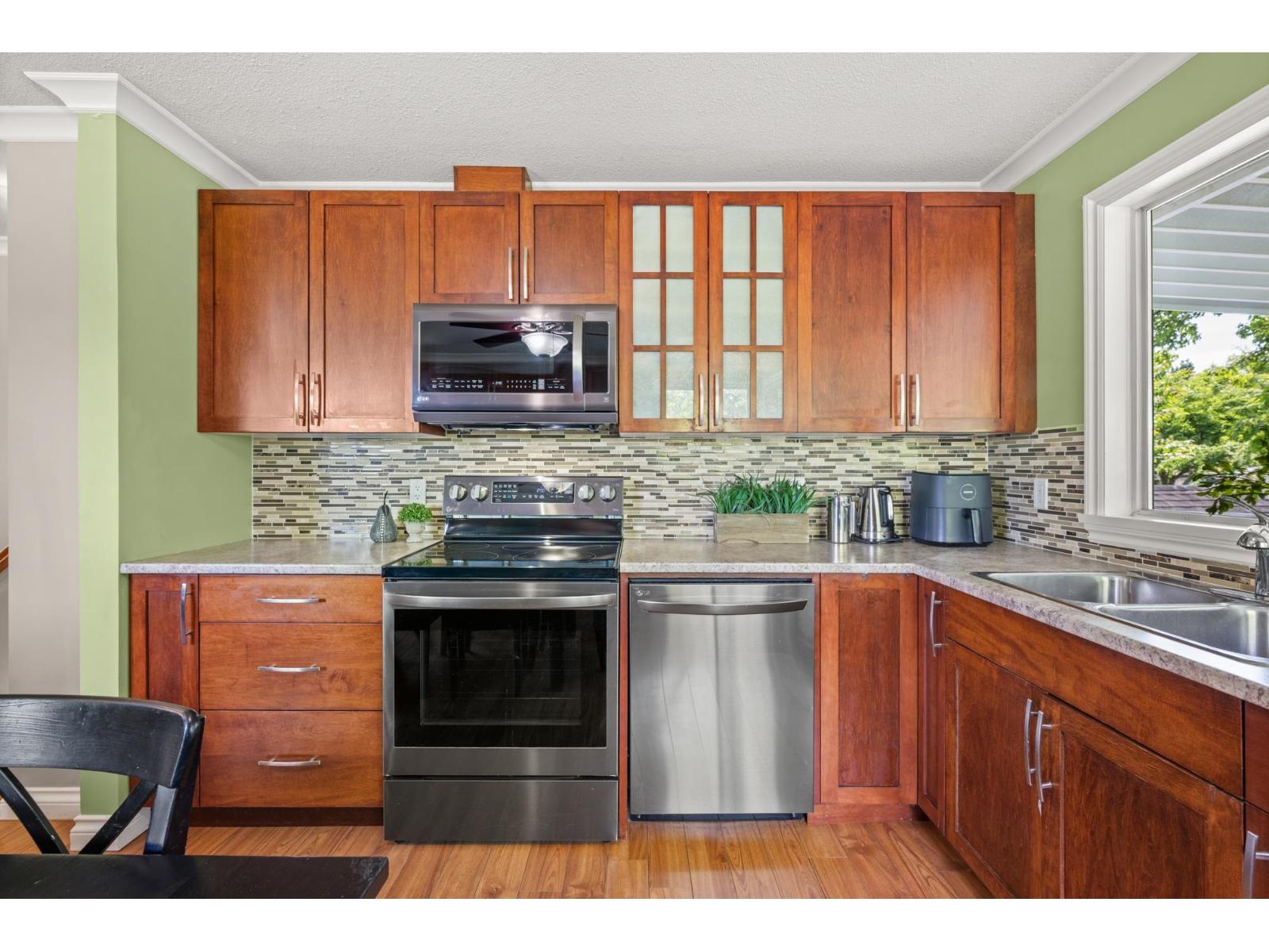 8965 213 STREET, Langley