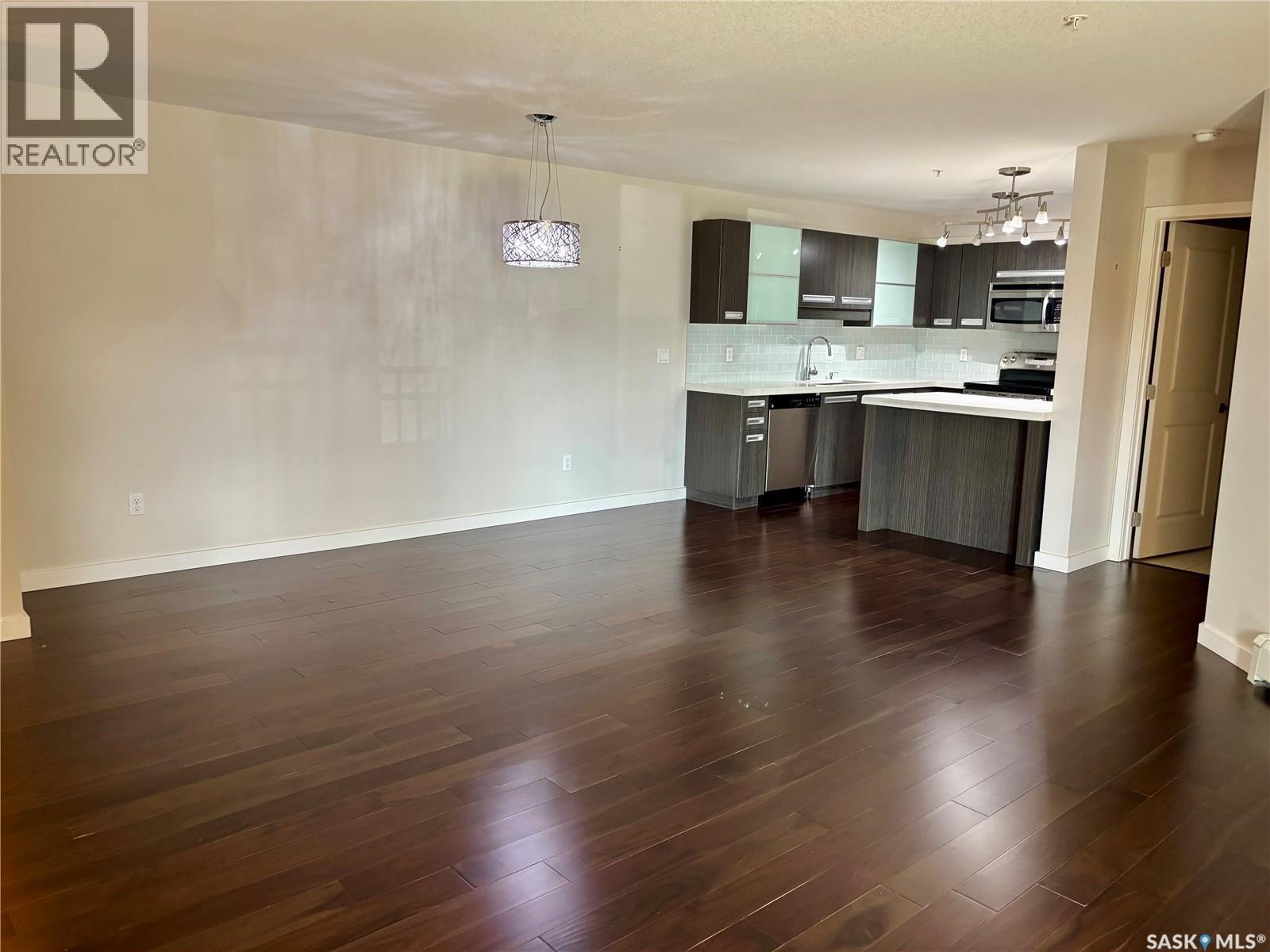 #117 211 LEDINGHAM STREET - Image 2